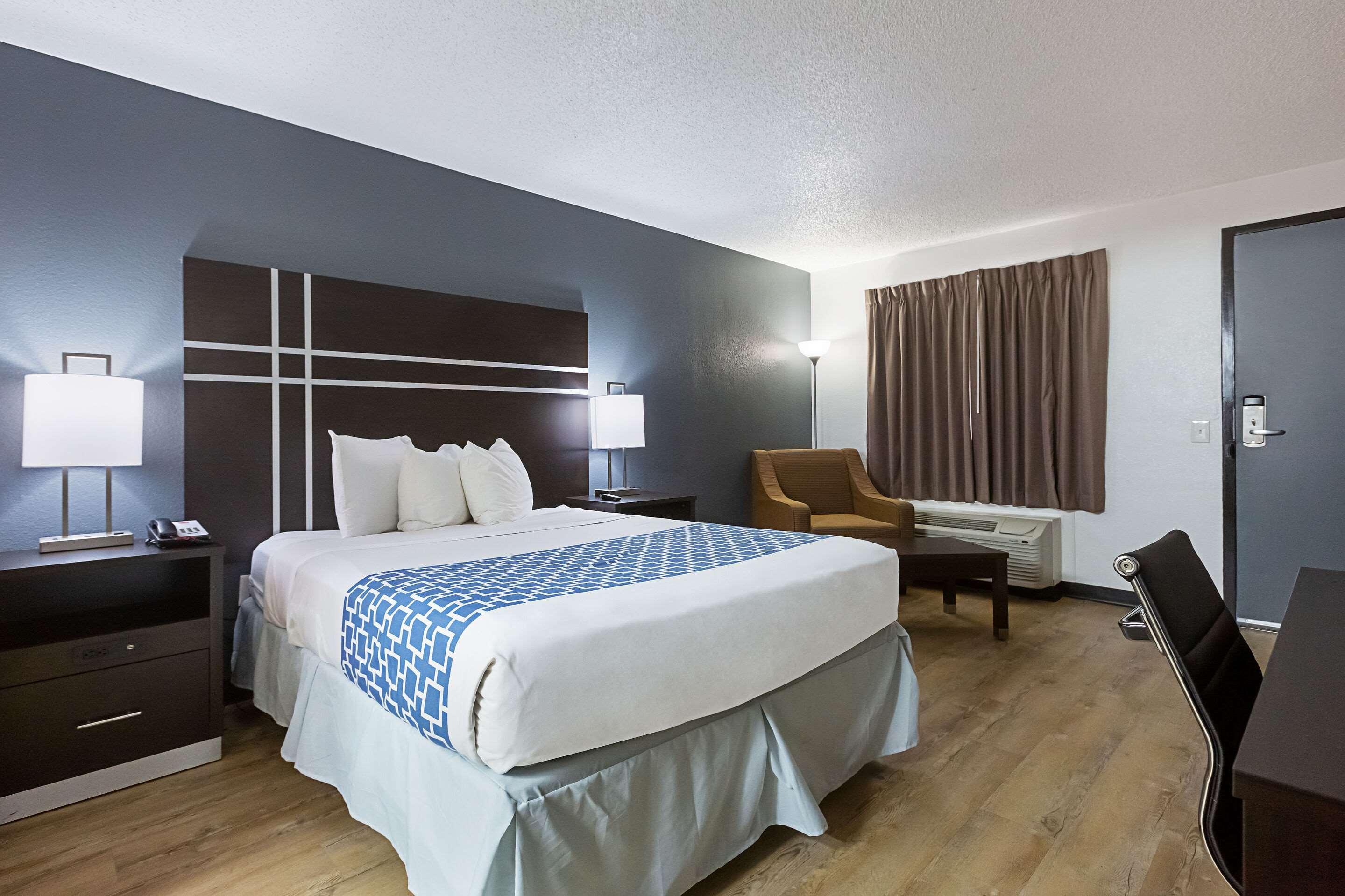 Lodge Econo Lithonia